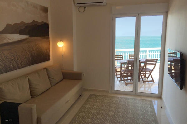 07 Living Room.jpg